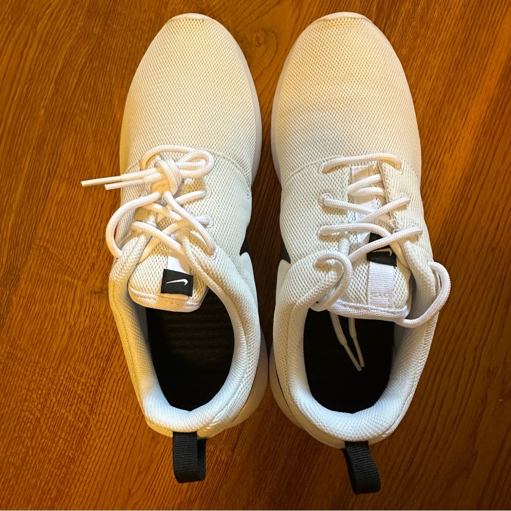 Nike Roshe One White Black | Women’s 10